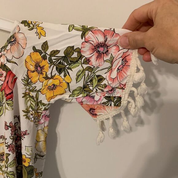 Cynthia Mehra | Floral Cold Shoulder Women’s Cropped Tank with Tassels - Picture 5 of 8